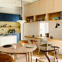 Twist House / HAGISO - Interior Photography, Kitchen, Wood, Table, Chair, Lighting