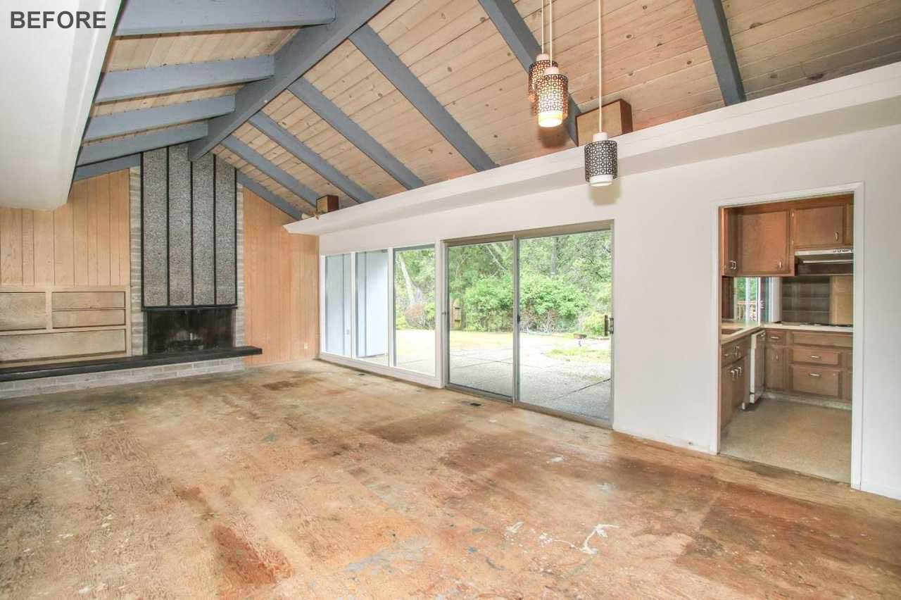 The living room before the renovation.