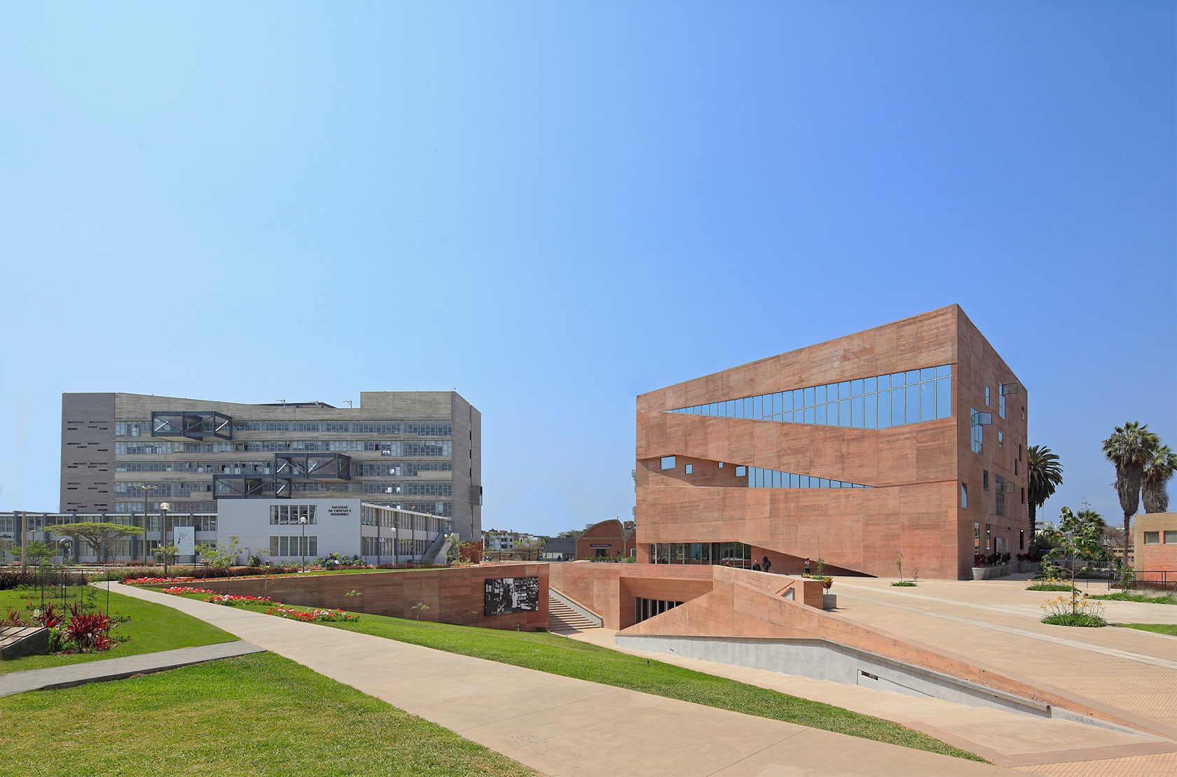 © LLOSA CORTEGANA ARQUITECTOS