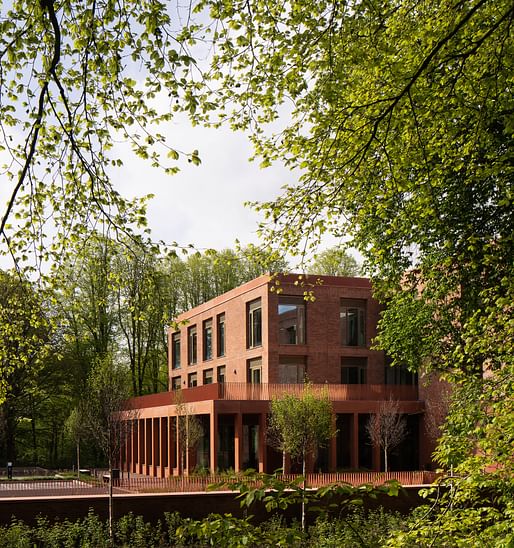 Student Hub, Queens Business School Belfast by TODD Architects. Image credit: Donal McCann