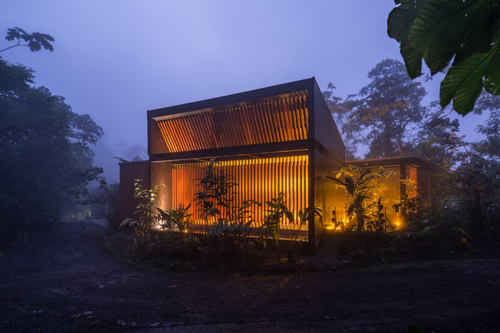 © Roberto Burneo - arquitectos