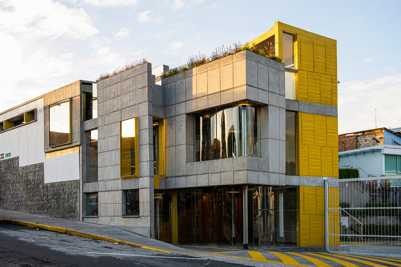 © The Space Machine - Architecture Studio (LA MÁQUINA ESPACIAL)