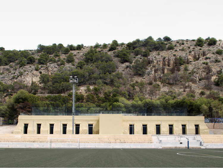 Cistern Conversion into Multi-Purpose Space / Estudio Úbeda Valero + Roque Carlos Valero - More Images