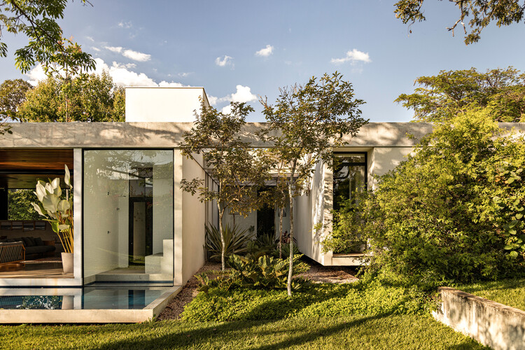 Varanda House / Esquadra Arquitetos - More Images
