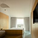 Fidalga Apartment / Gurgel D’Alfonso Arquitetura - Interior Photography, Wood, Lighting, Bedroom, Bed