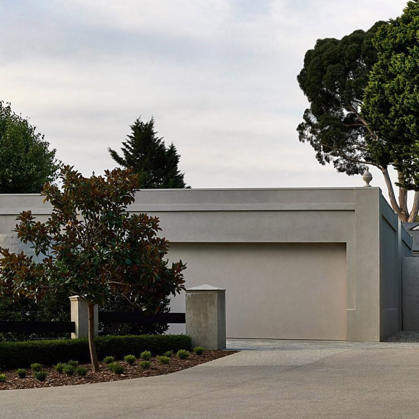 House with a windowless facade