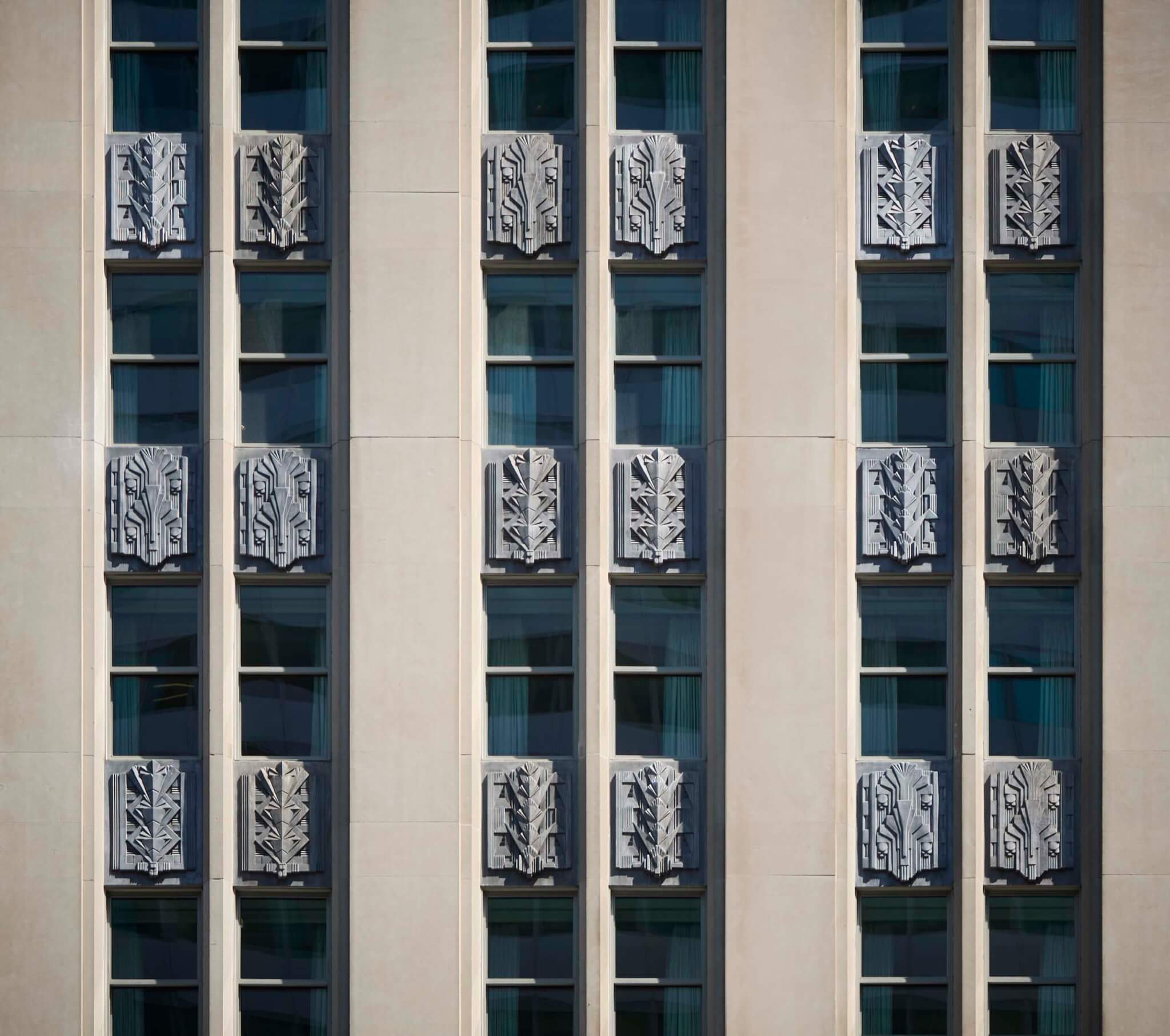 windows on exterior of waldorf astoria new york